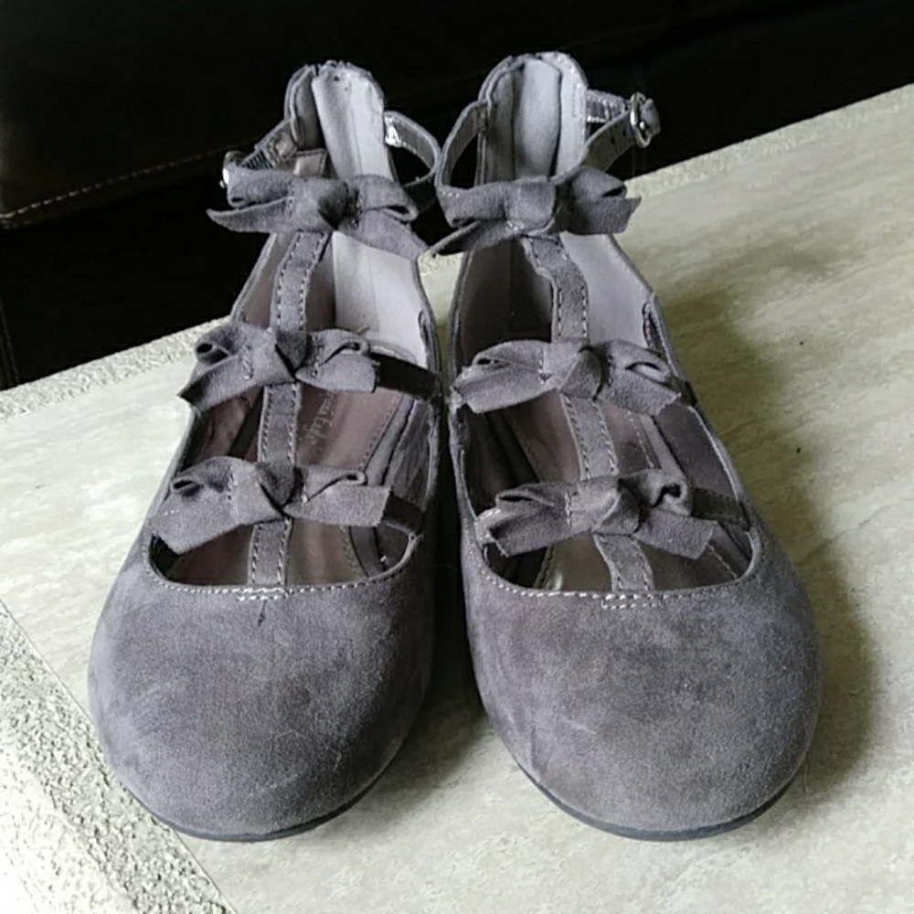 American Eagle Girls Gray Flats 3 1/2